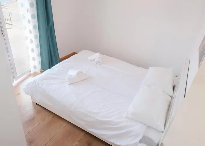 Nede Lägenhet Trogir