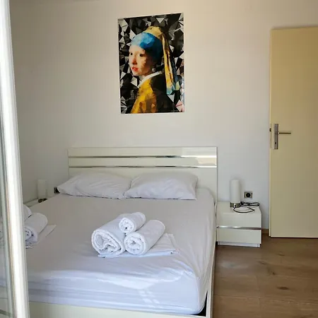 Nede Lägenhet Trogir